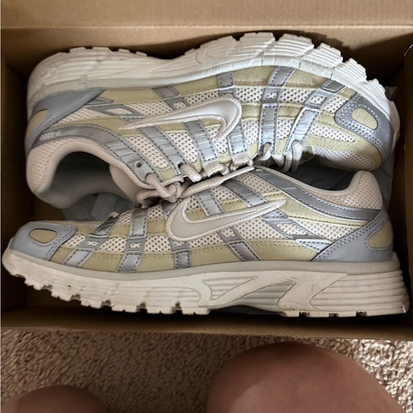 Nike P-6000 Phantom Light Army women's sneakers. - Picture 6 of 7